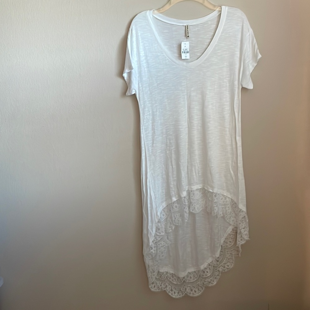 BNWT! LF Emma & Sam high-low Lace dress